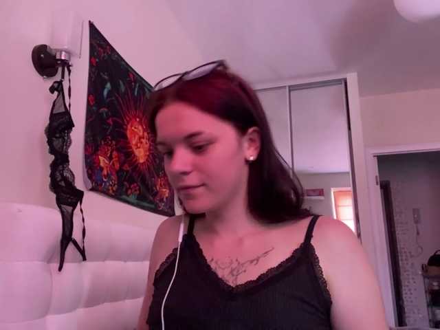 GeneviveRozman live cam on BongaCams