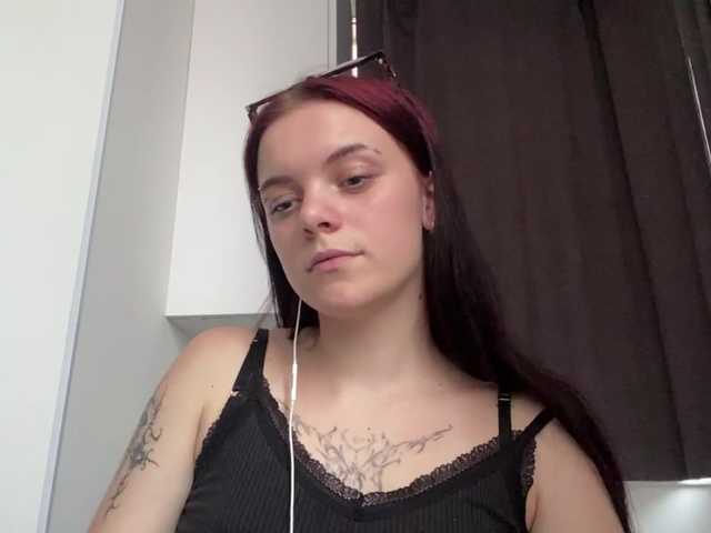 GeneviveRozman live cam on BongaCams