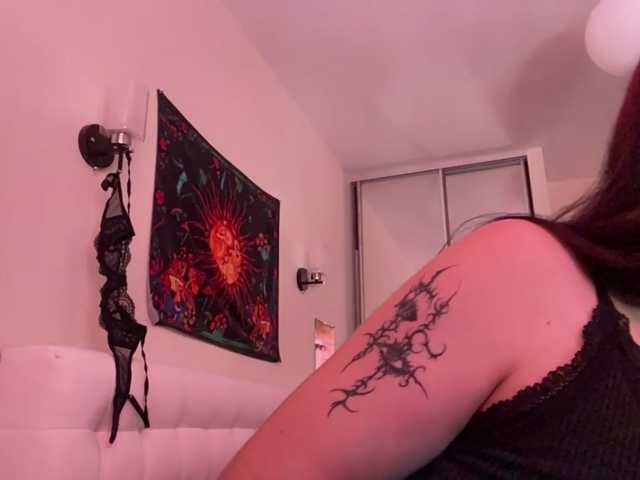 GeneviveRozman live cam on BongaCams