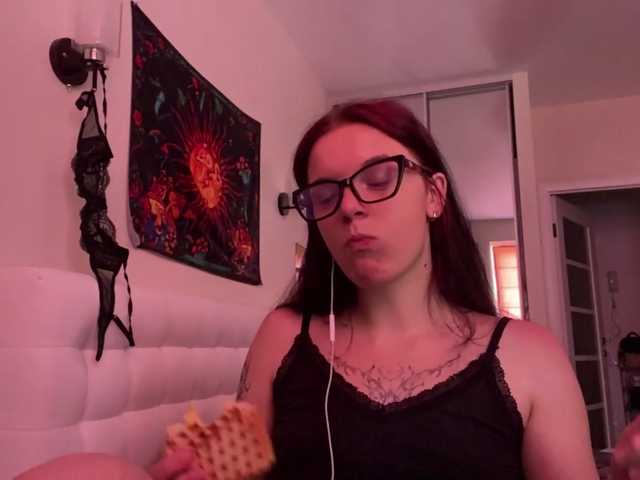 GeneviveRozman live cam on BongaCams