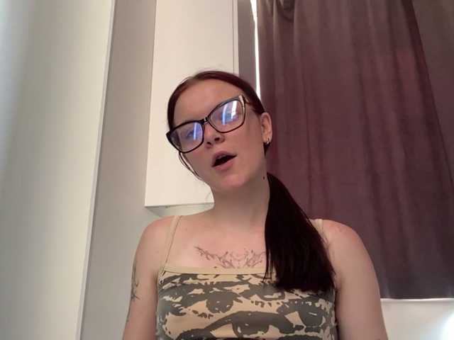 GeneviveRozman live cam on BongaCams