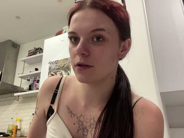 GeneviveRozman live cam on BongaCams