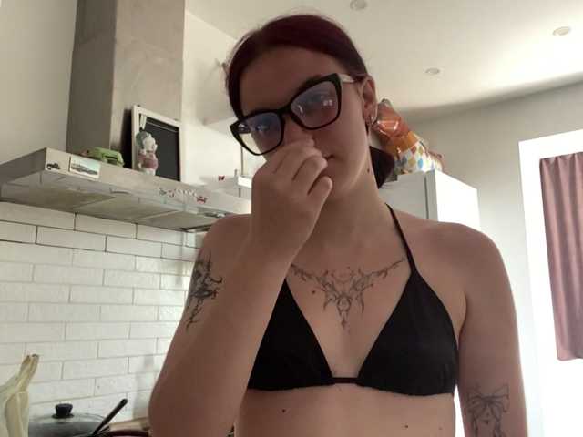 GeneviveRozman live cam on BongaCams