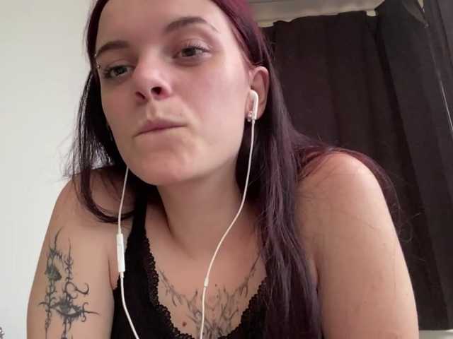 GeneviveRozman live cam on BongaCams