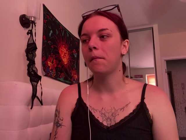 GeneviveRozman live cam on BongaCams