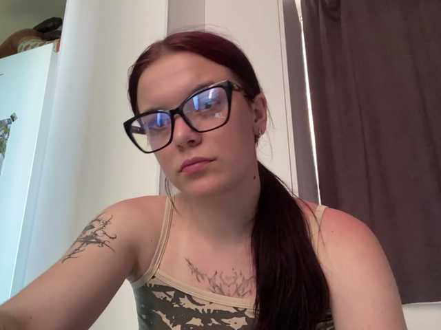 GeneviveRozman live cam on BongaCams