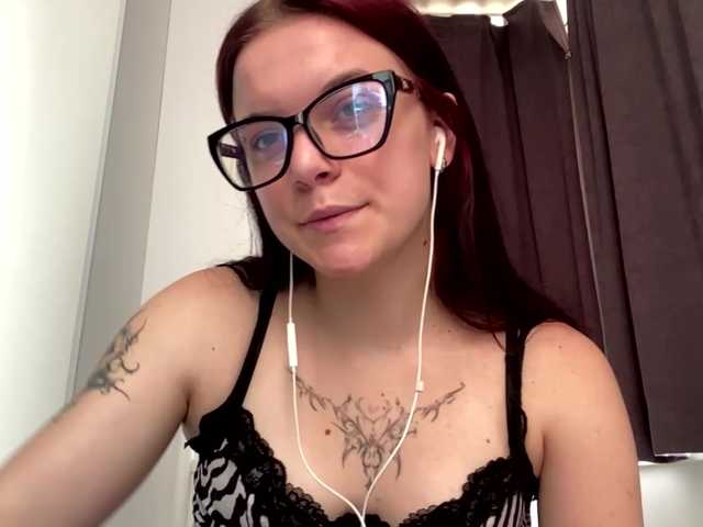 GeneviveRozman live cam on BongaCams