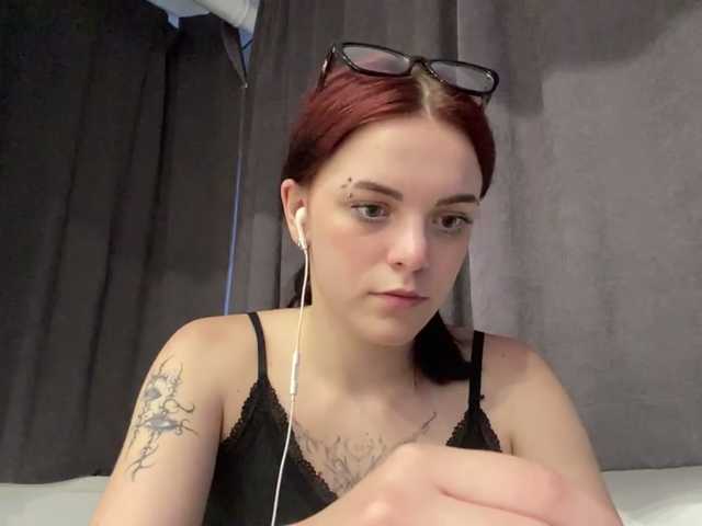 GeneviveRozman live cam on UnifiedCams