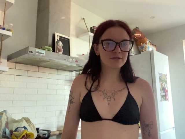 GeneviveRozman live cam on BongaCams