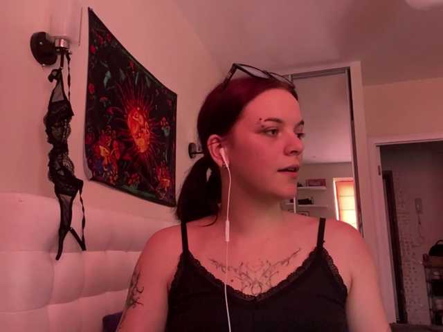 GeneviveRozman live cam on BongaCams