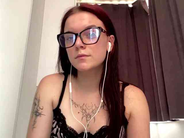 GeneviveRozman Sex Cam Show