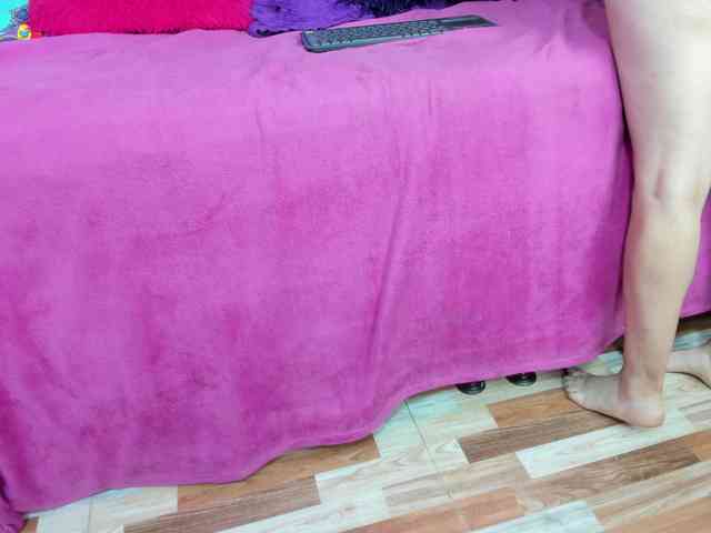 luciatemptation's live room