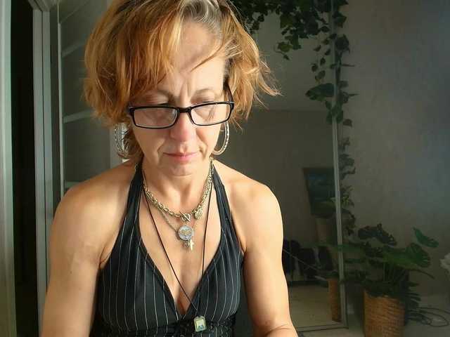 LioraWeiss live webcam show