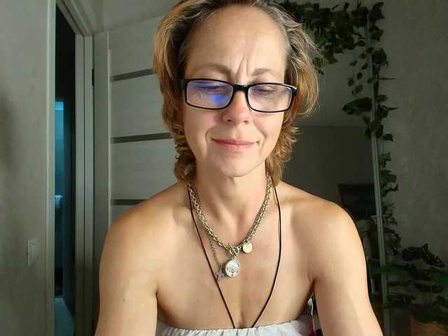 LioraWeiss live cam on BongaCams