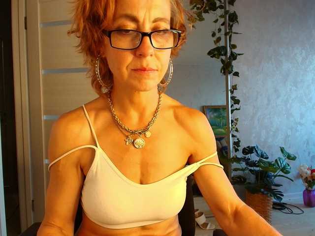 LioraWeiss live webcam show