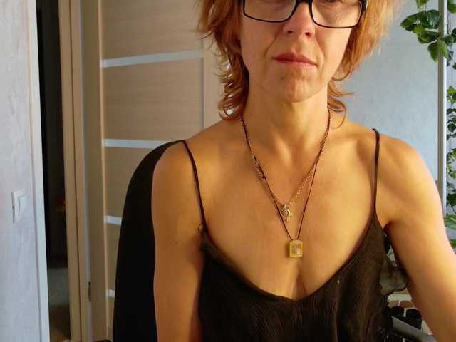 LioraWeiss live cam on BongaCams
