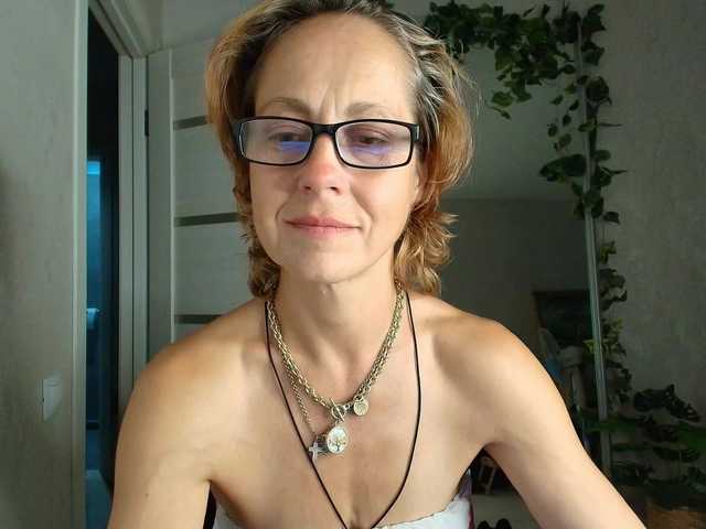 LioraWeiss live webcam show
