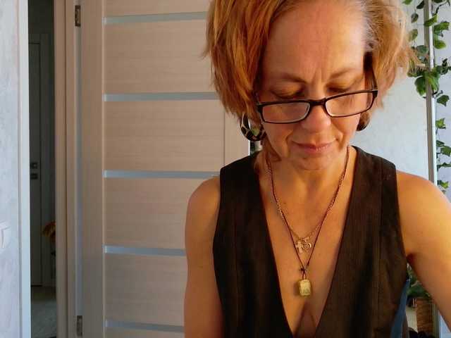 LioraWeiss live cam on BongaCams
