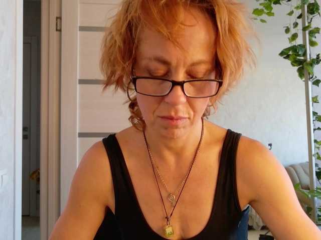 LioraWeiss live cam on BongaCams
