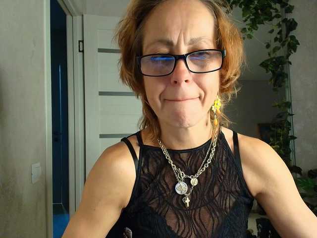 LioraWeiss live cam on BongaCams