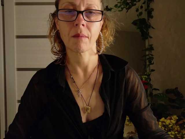 LioraWeiss live cam preview
