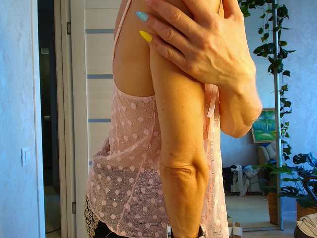 LioraWeiss live webcam show