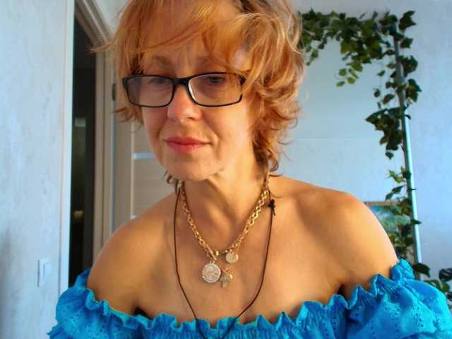 LioraWeiss live cam on BongaCams