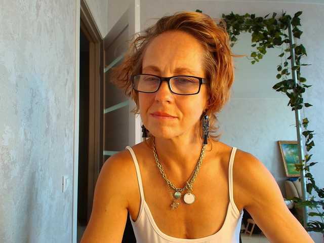 LioraWeiss live cam on BongaCams