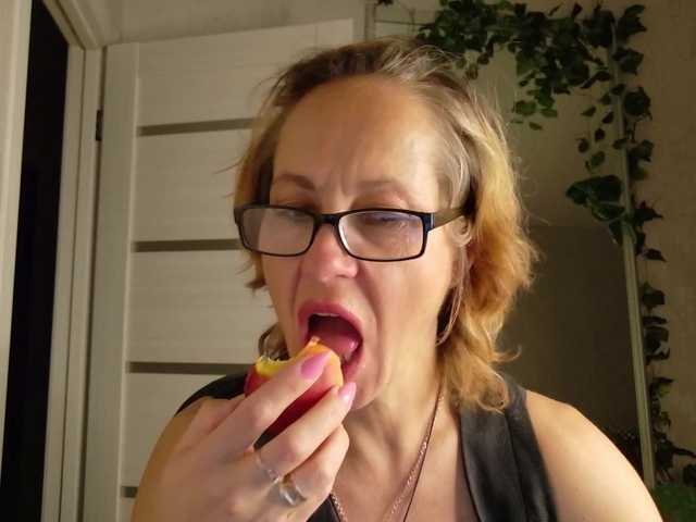 LioraWeiss live cam on BongaCams