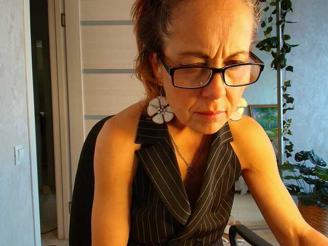 LioraWeiss live cam on BongaCams