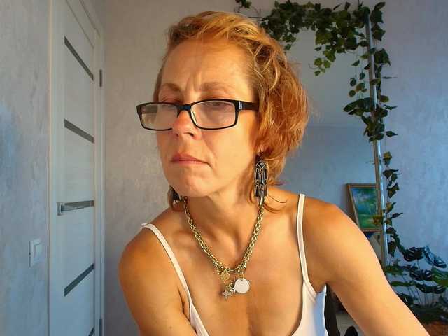 LioraWeiss live cam on BongaCams