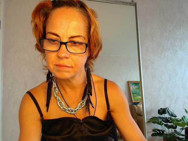 LioraWeiss live cam on BongaCams