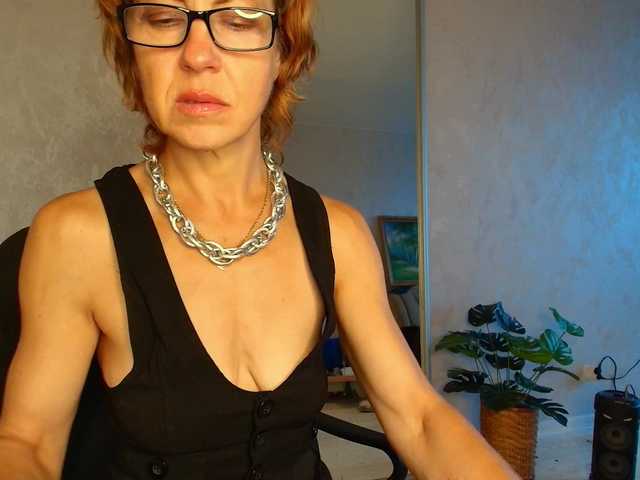 LioraWeiss live cam on BongaCams