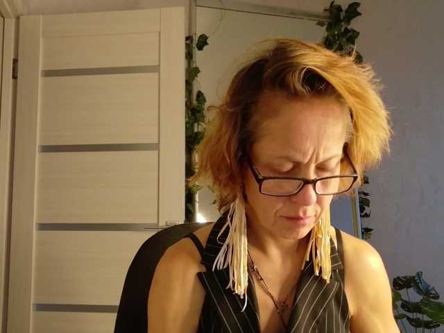 LioraWeiss live cam on BongaCams