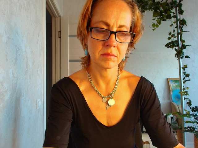 LioraWeiss live cam on BongaCams