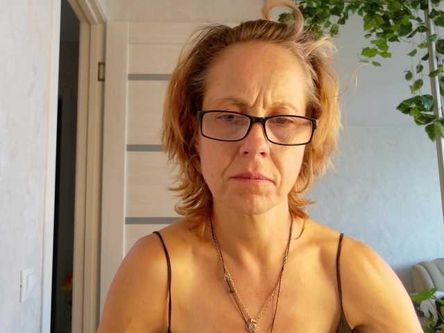 LioraWeiss live cam on BongaCams