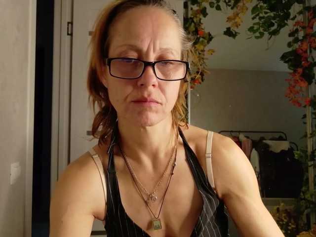 LioraWeiss live cam on BongaCams