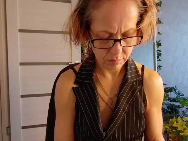 LioraWeiss webcam bongacams model stream image