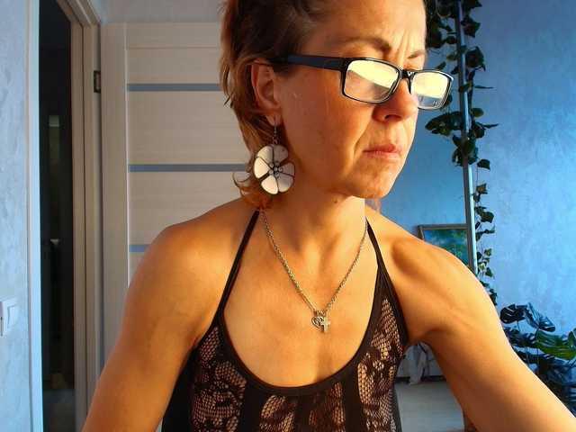 LioraWeiss live webcam show