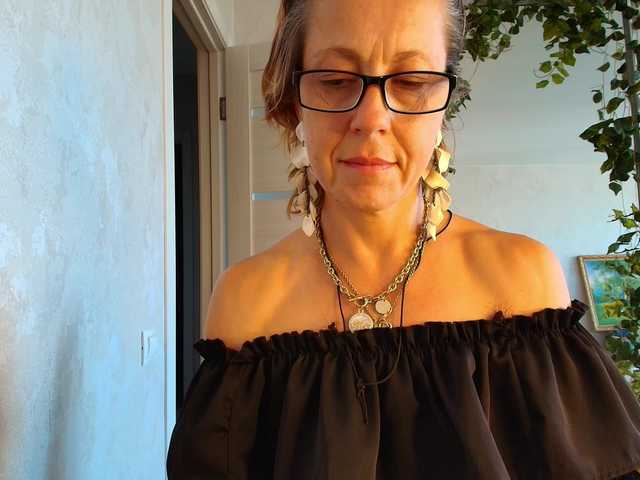 LioraWeiss live cam on BongaCams