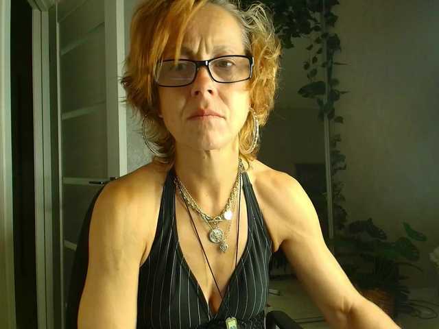 LioraWeiss live webcam show