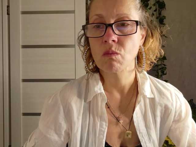LioraWeiss live cam preview