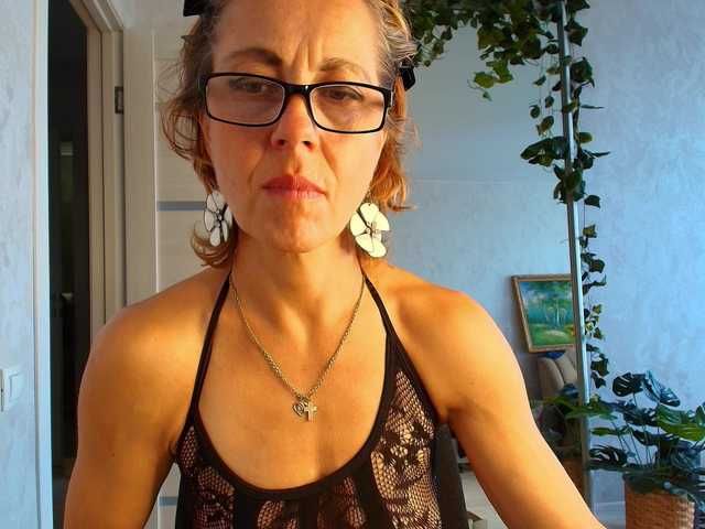 LioraWeiss live cam on BongaCams