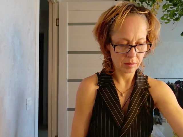LioraWeiss live cam on BongaCams
