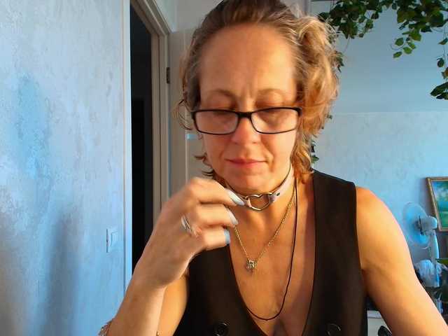 LioraWeiss live cam on BongaCams