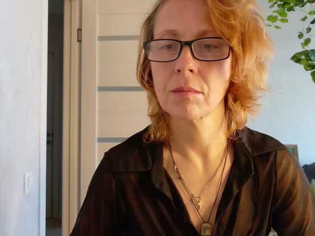 LioraWeiss live cam preview