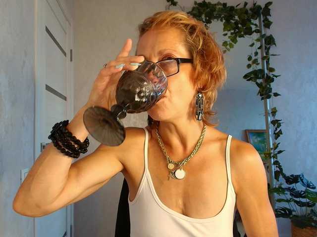LioraWeiss live cam on BongaCams