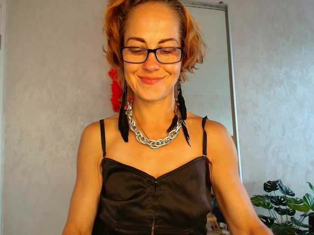 LioraWeiss live cam on BongaCams