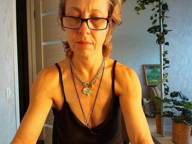 LioraWeiss live cam on BongaCams