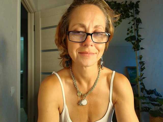 LioraWeiss live cam on BongaCams